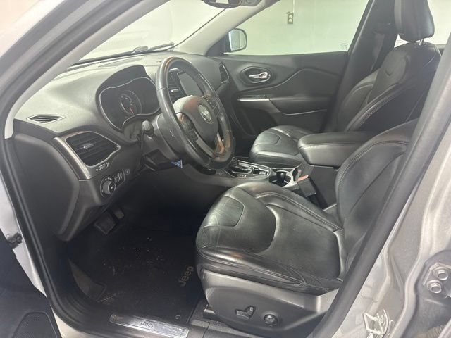 Used 2019 Jeep Cherokee Limited AWD/4WD image 12
