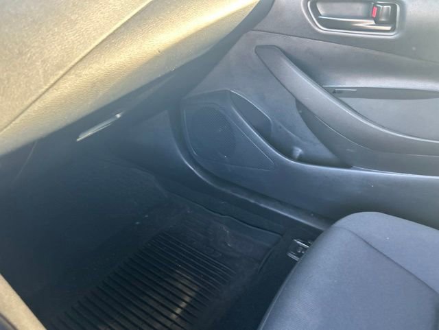 Used 2025 Toyota Corolla LE FWD image 29