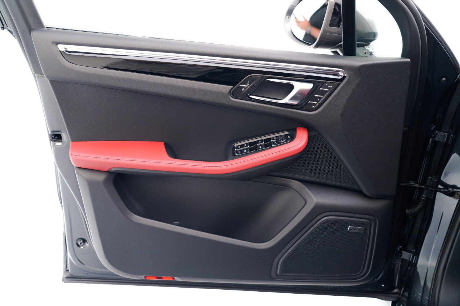 New 2026 Porsche Macan image 24