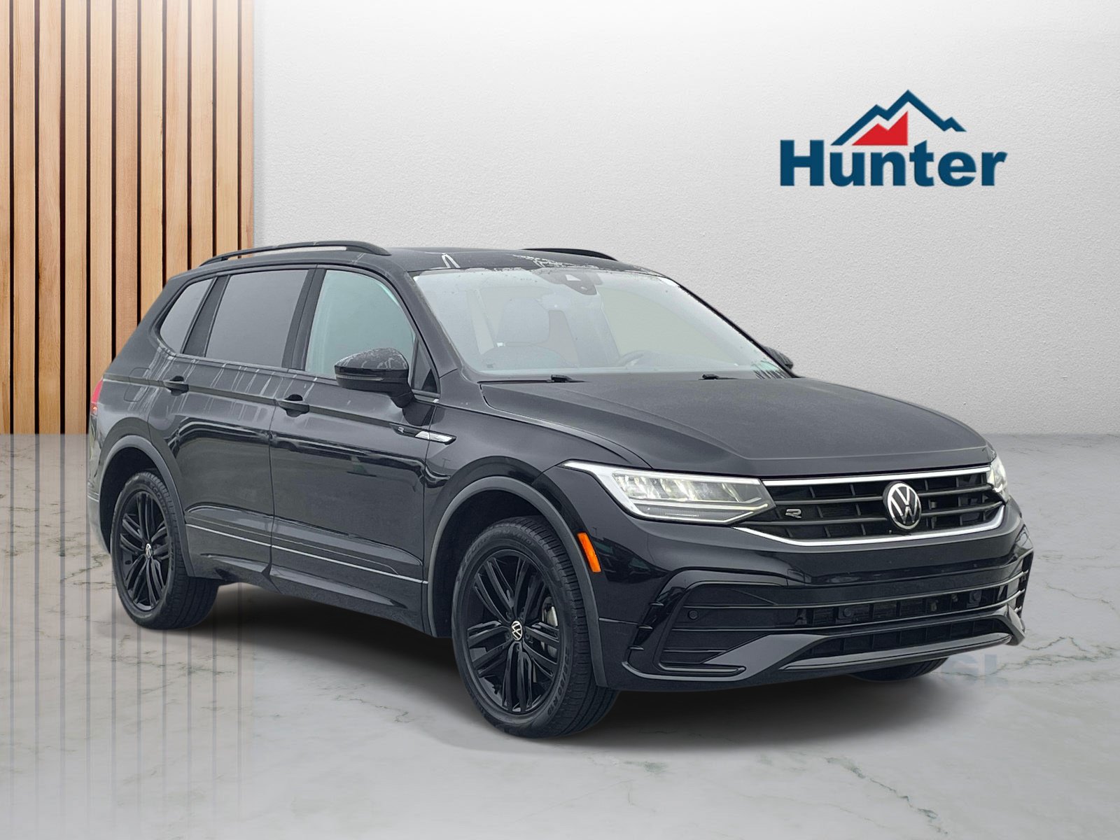 Used 2022 Volkswagen Tiguan SE R-Line AWD/4WD image 1