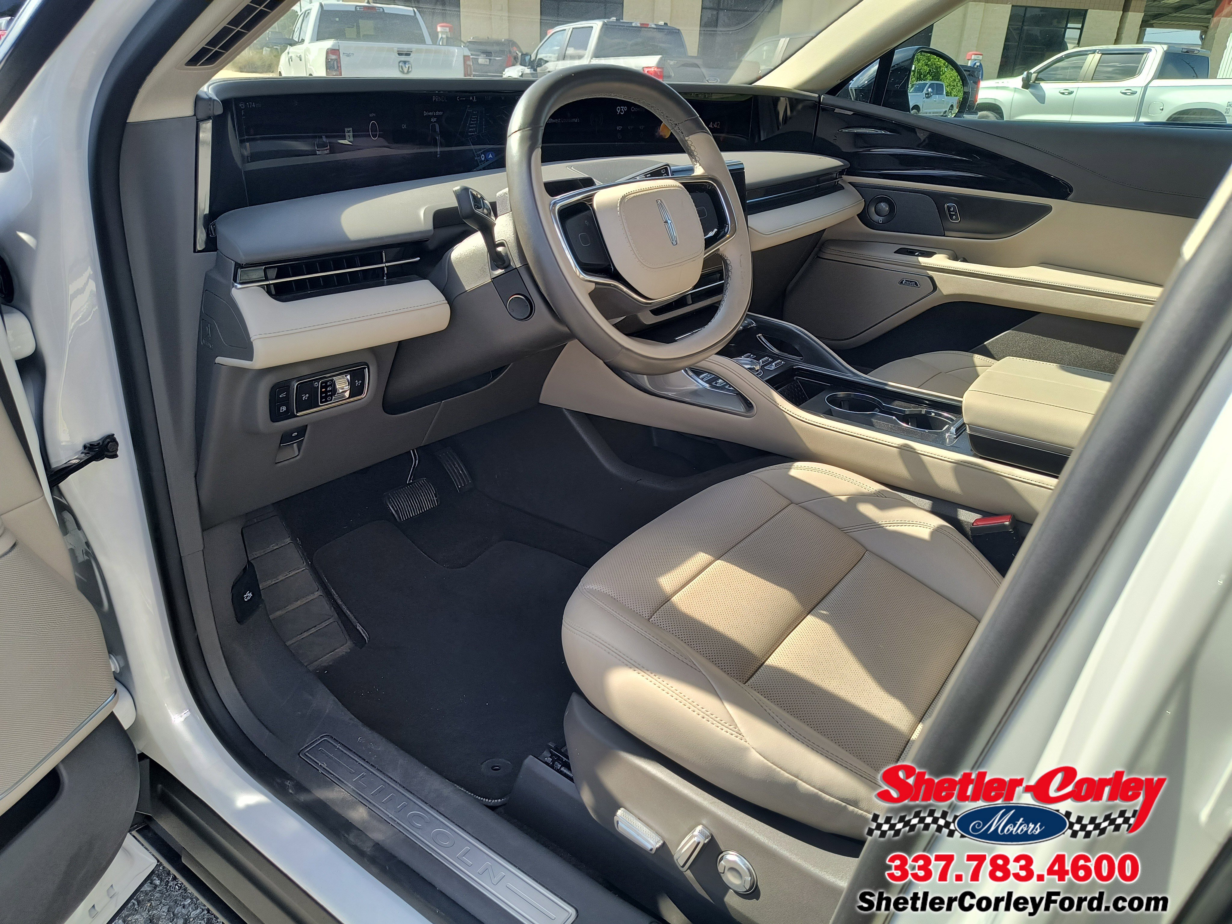 Used 2024 Lincoln Nautilus Premier w/ Equipment Group 102A image 2