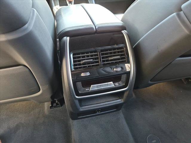 Used 2021 BMW X5 M AWD/4WD image 17