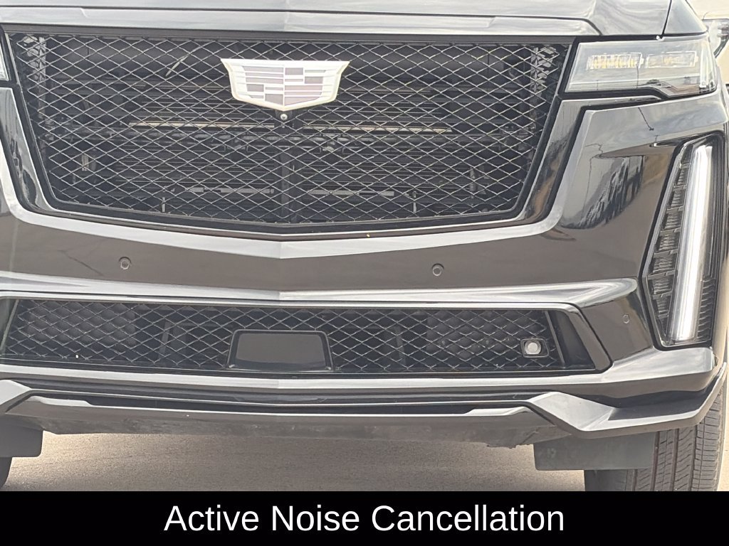 Used 2023 Cadillac Escalade ESV V AWD/4WD image 4
