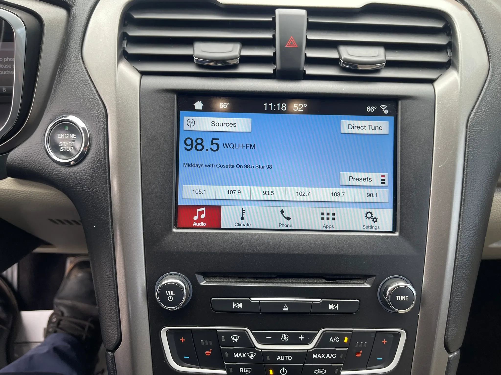 Used 2017 Ford Fusion SE w/ Fusion SE Technology Package FWD image 21