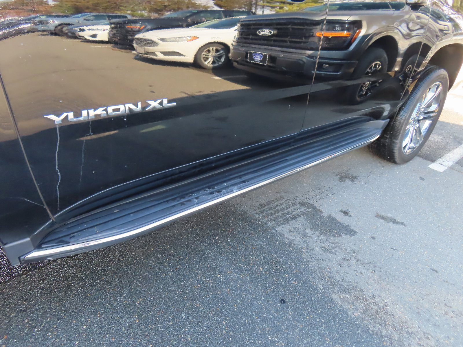 Used 2019 GMC Yukon XL SLT image 9