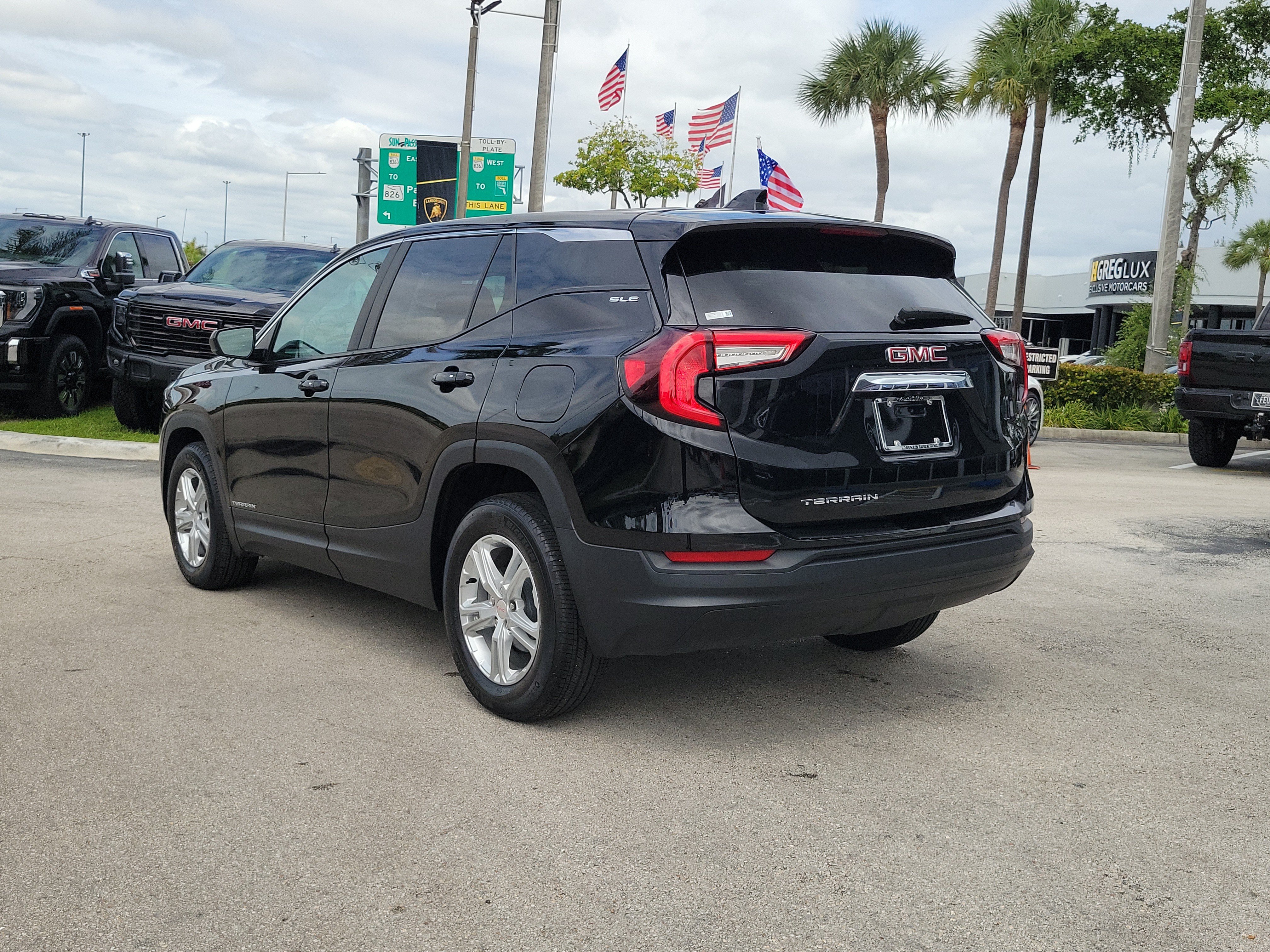 Used 2024 GMC Terrain SLE FWD image 7