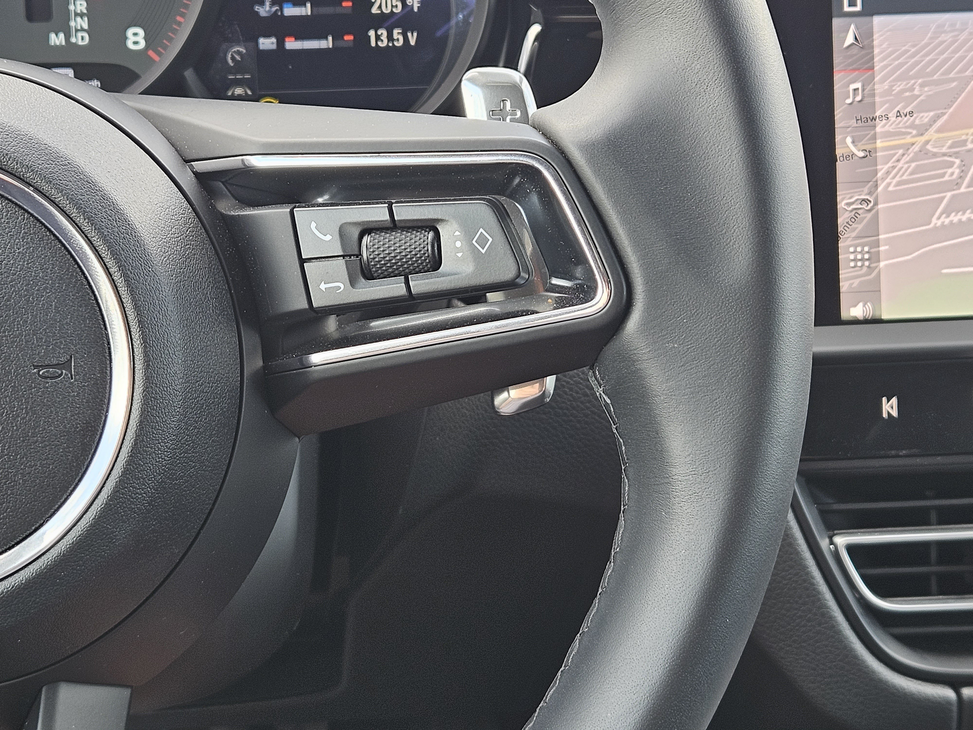 Certified 2026 Porsche Macan AWD/4WD image 27