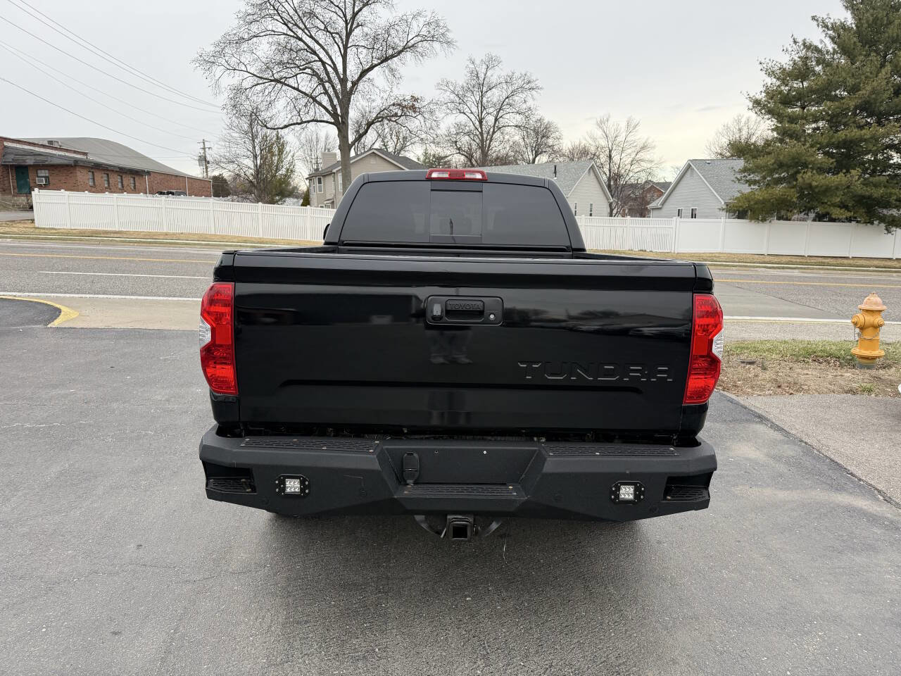 Used 2017 Toyota Tundra SR5 AWD/4WD image 6