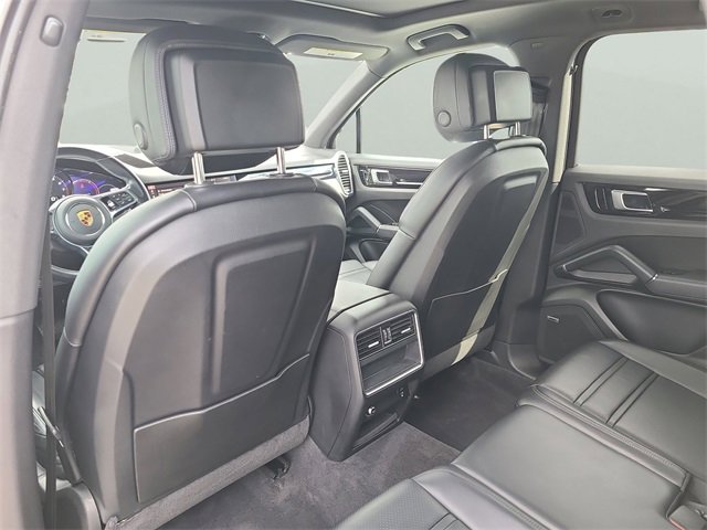 Used 2021 Porsche Cayenne image 11