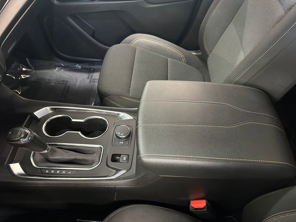 Used 2020 Chevrolet Traverse LT FWD image 28