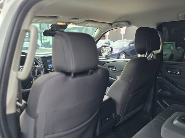 Used 2022 Nissan Frontier SV AWD/4WD image 16
