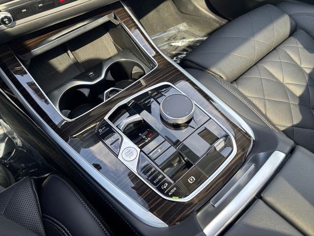 Used 2024 BMW X7 xDrive40i AWD/4WD image 29
