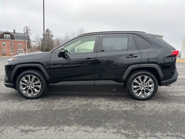 Used 2023 Toyota RAV4 XLE Premium image 5