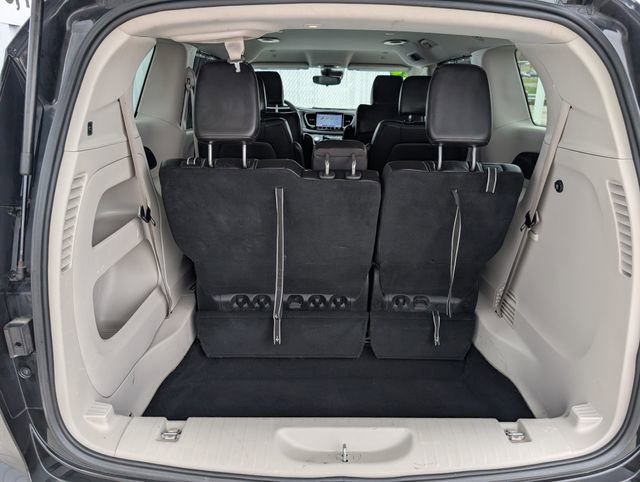 Used 2024 Chrysler Pacifica Touring-L image 25