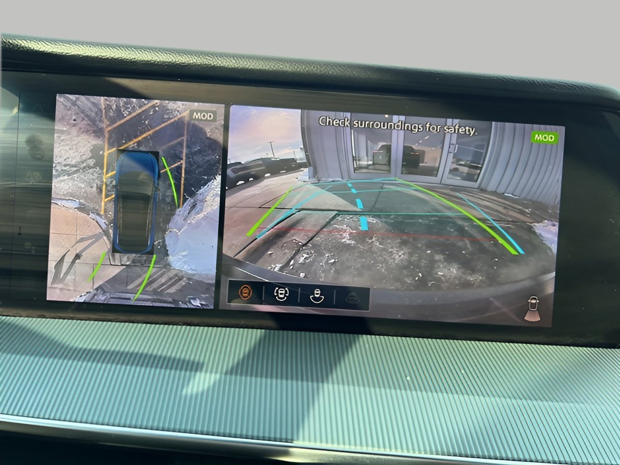 Used 2025 Nissan Murano SL image 11