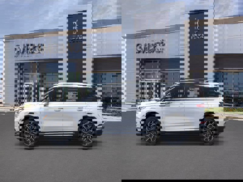 New 2025 Lincoln Corsair Reserve image 3