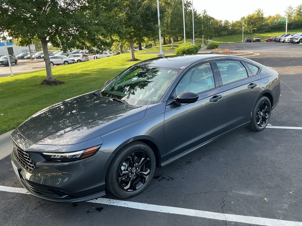 Used 2025 Honda Accord SE image 5