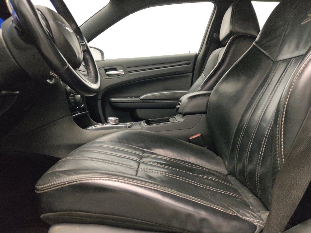 Used 2015 Chrysler 300 S RWD image 17