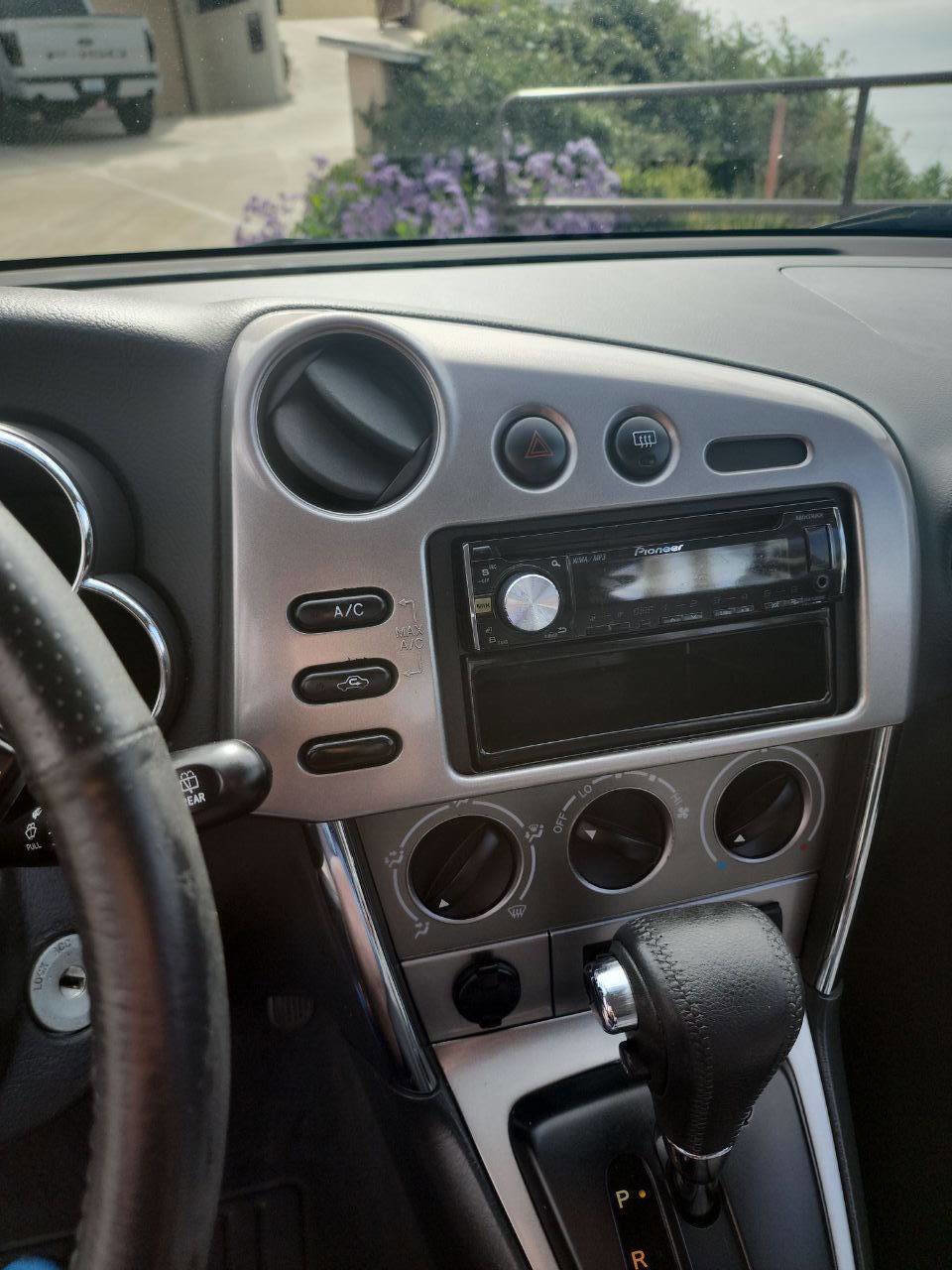 Used 2004 Toyota Matrix XR image 9