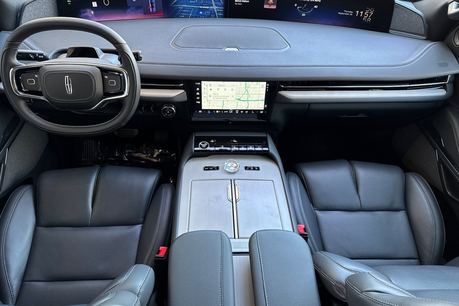 New 2025 Lincoln Navigator Reserve w/ Jet Appearance Package image 11