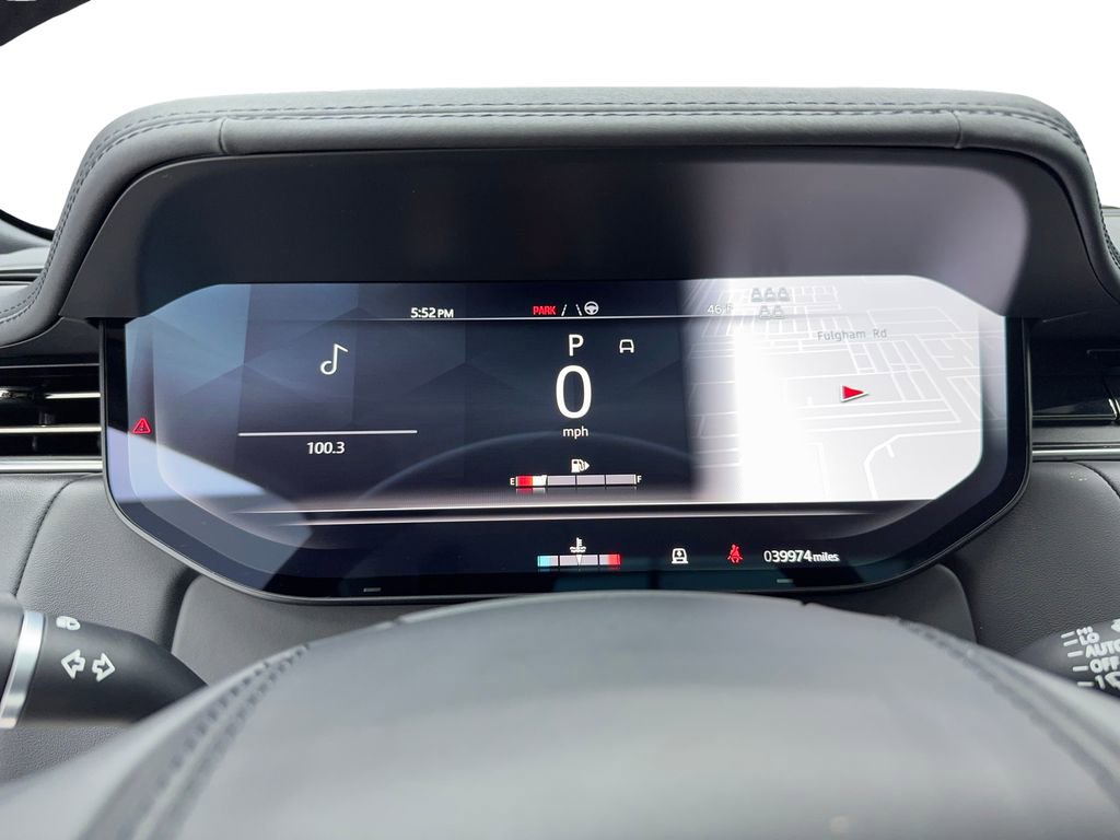 Used 2023 Land Rover Range Rover Long Wheelbase SE image 24