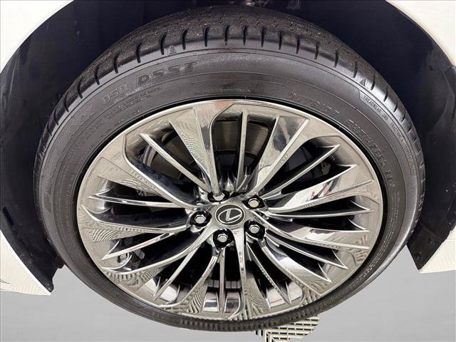Used 2022 Lexus LS 500 w/ Interior Upgrade Package RWD image 13