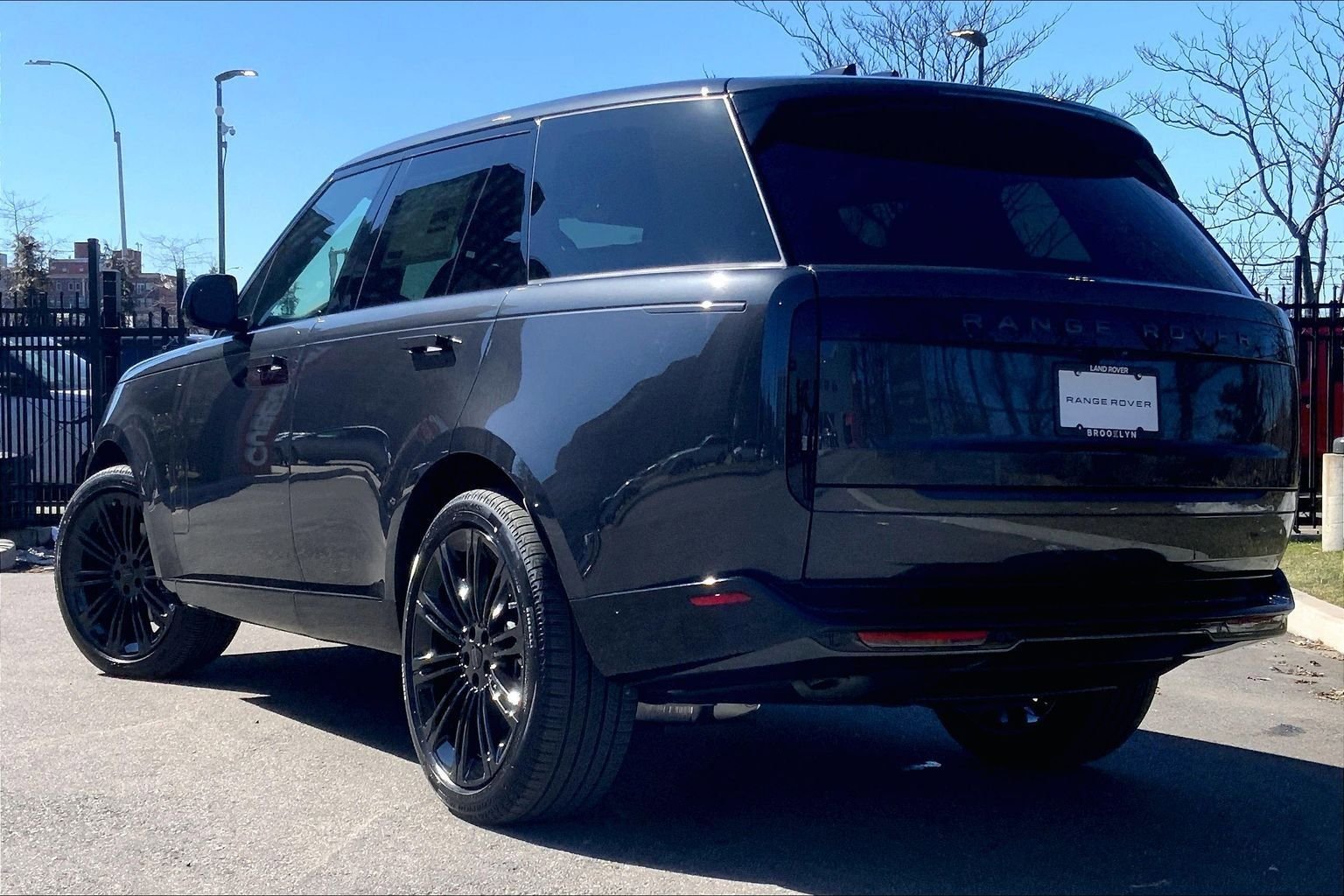 New 2026 Land Rover Range Rover SE image 12