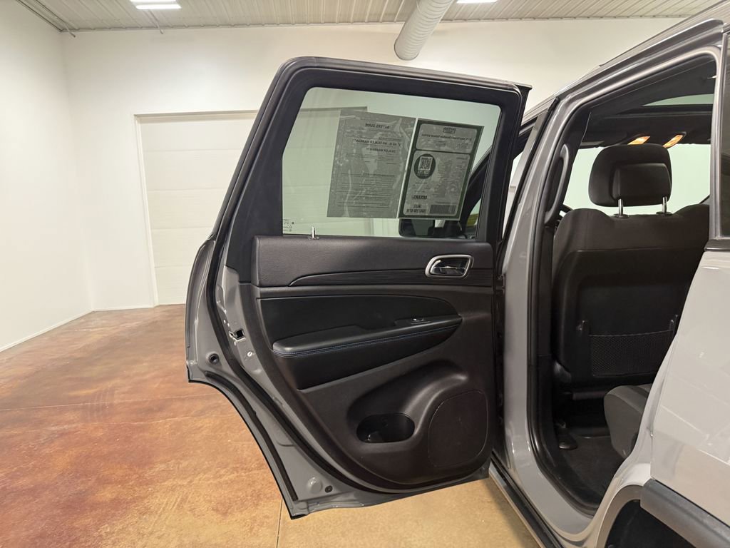 Used 2019 Jeep Grand Cherokee Laredo AWD/4WD image 48