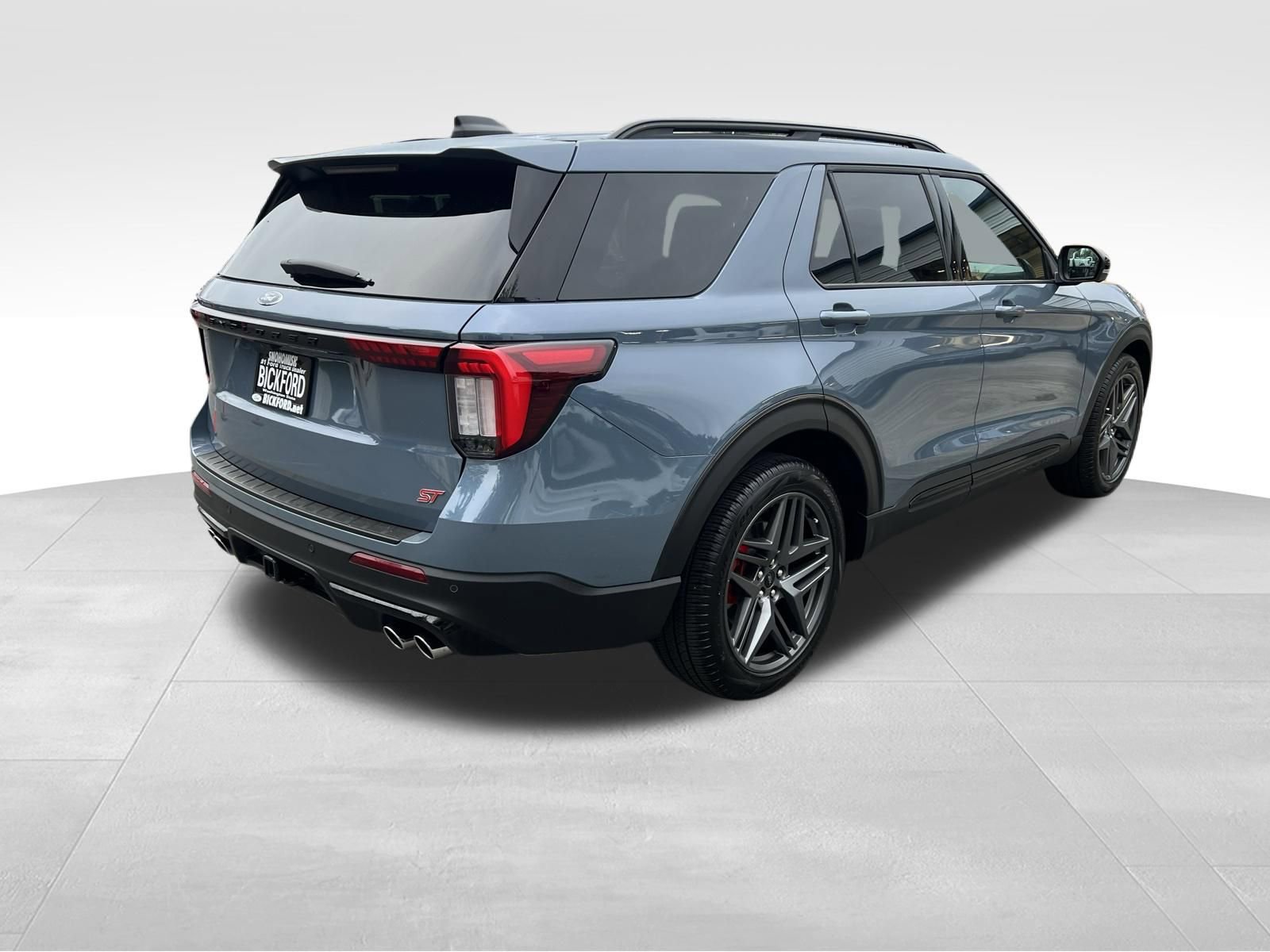 Used 2025 Ford Explorer ST AWD/4WD image 5