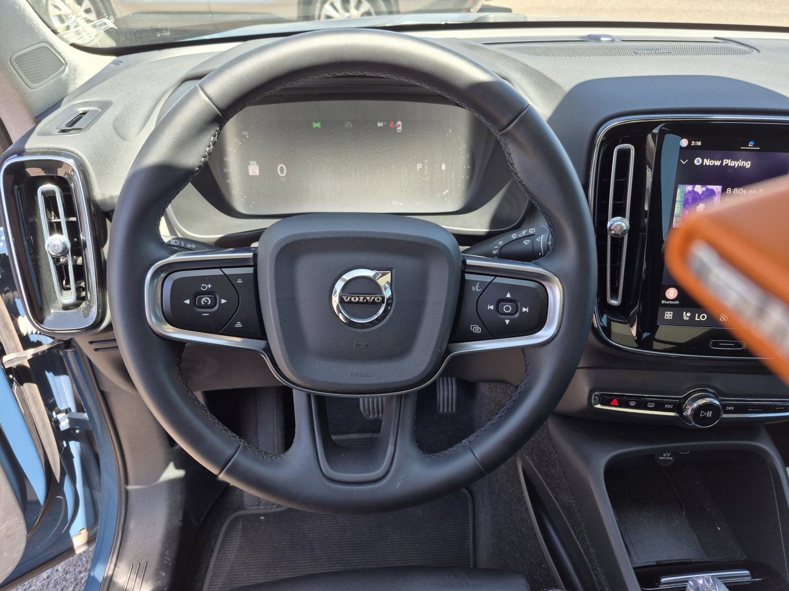 Used 2023 Volvo XC40 B5 Ultimate w/ Climate Package AWD/4WD image 9
