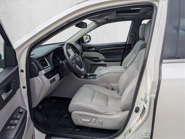 Used 2015 Toyota Highlander Limited FWD image 16