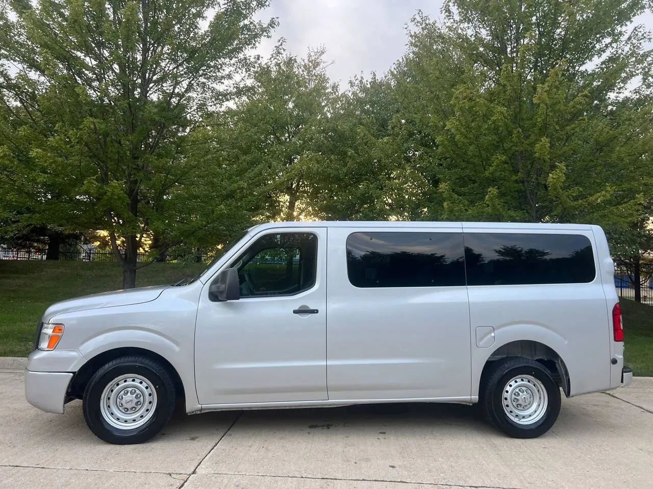 Used 2019 Nissan NV 3500 S image 13