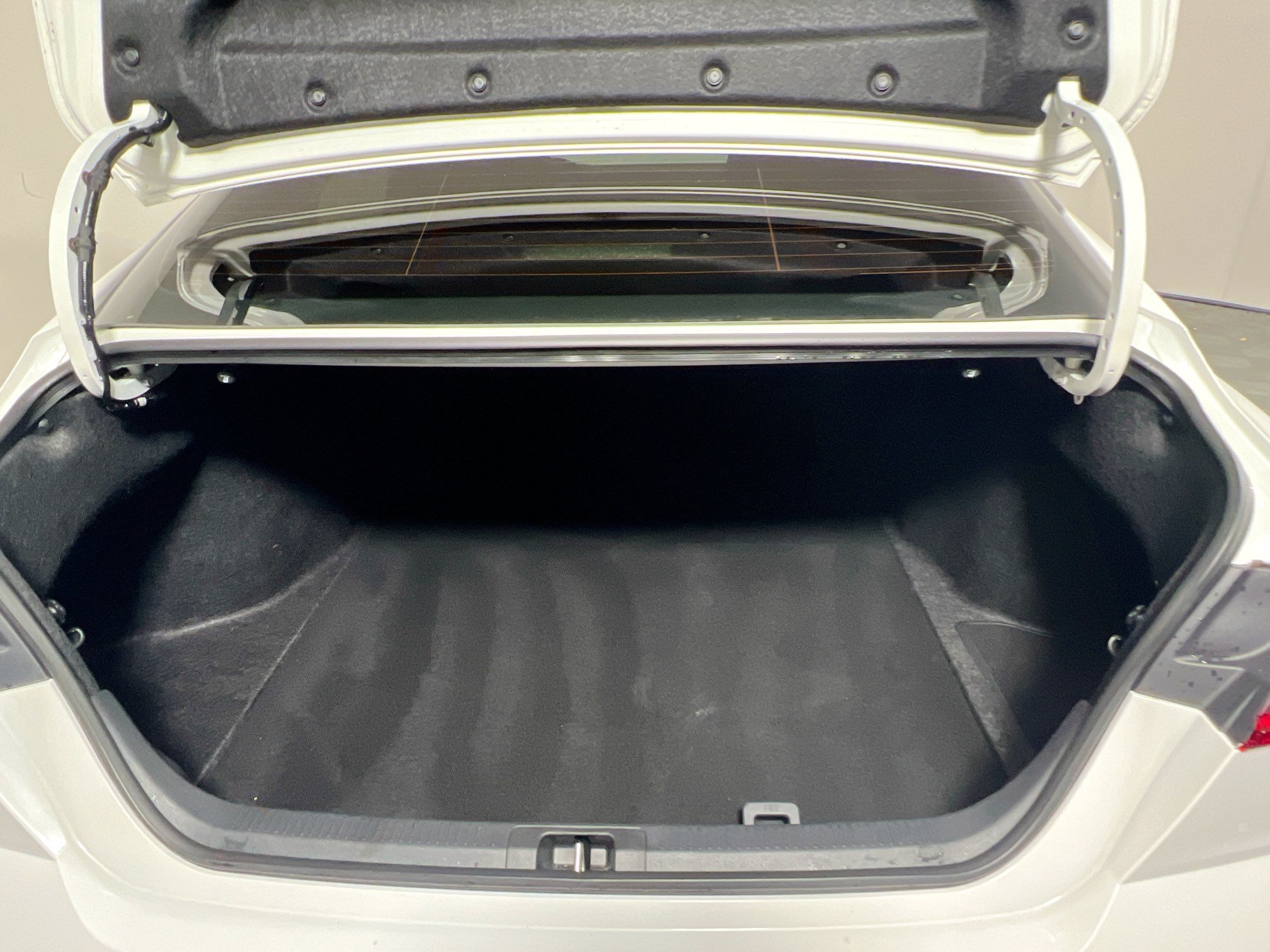 Used 2025 Toyota Camry SE FWD image 33