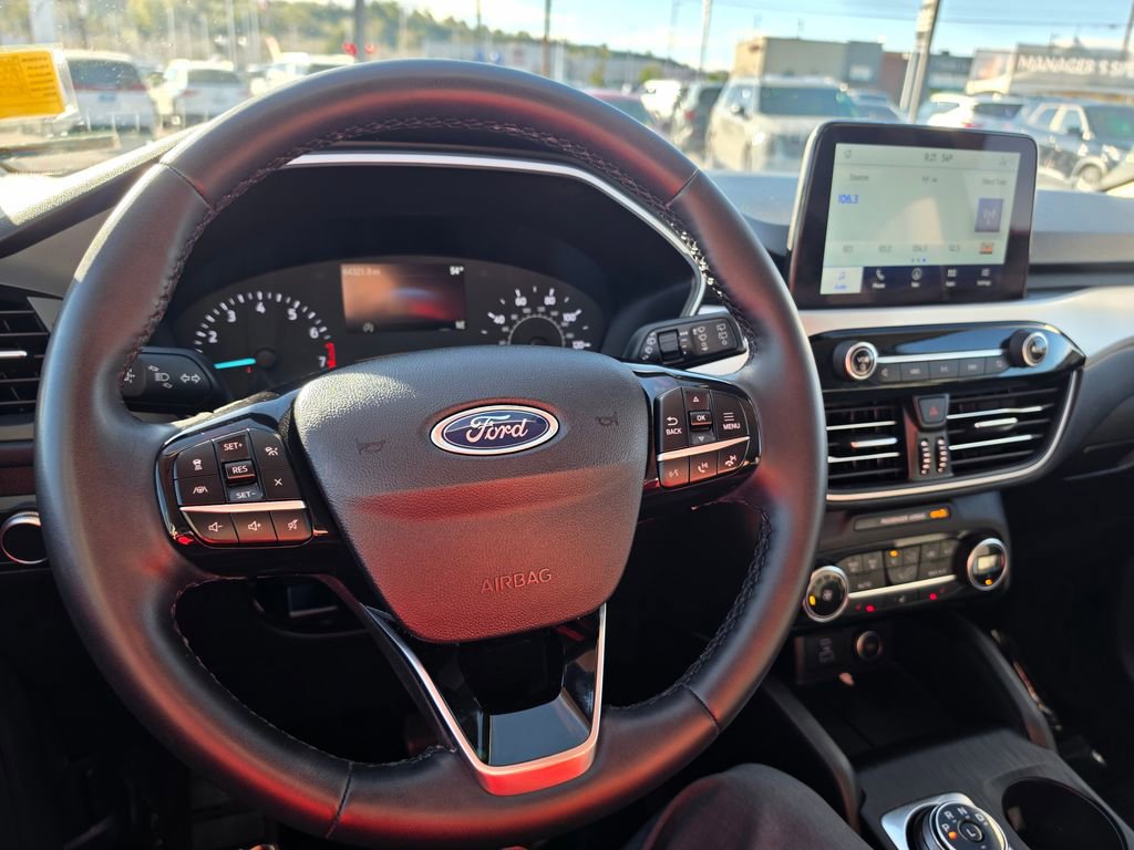 Used 2021 Ford Escape SE w/ SE Sport Appearance Package image 15