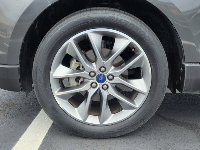 Used 2018 Ford Edge Titanium w/ Cold Weather Package FWD image 33