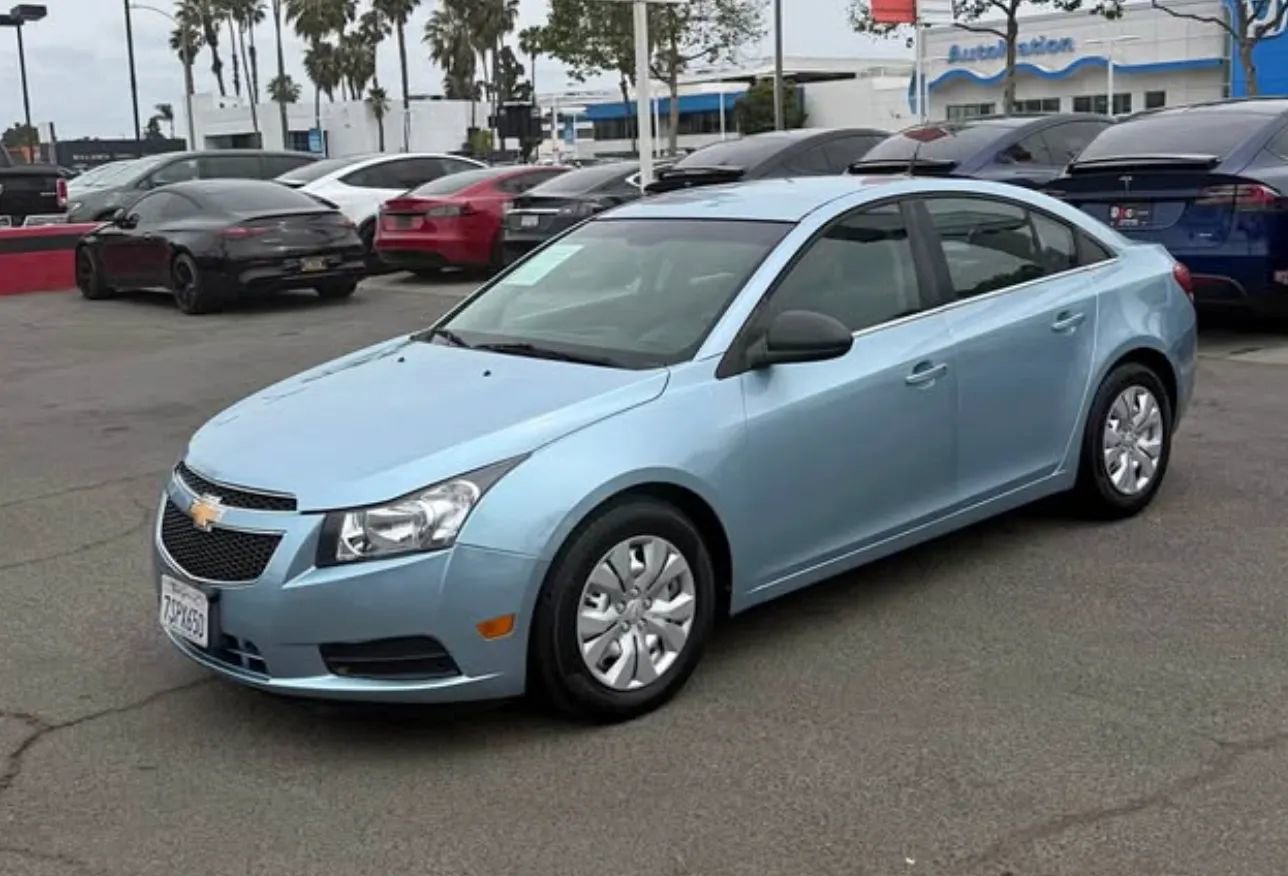 Used 2012 Chevrolet Cruze LS w/ Connectivity Package image 3