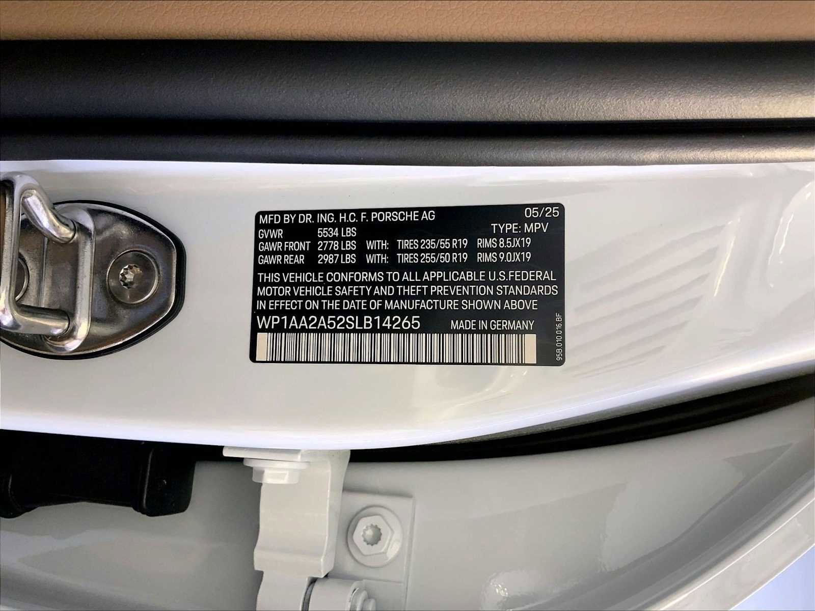 New 2025 Porsche Macan image 23