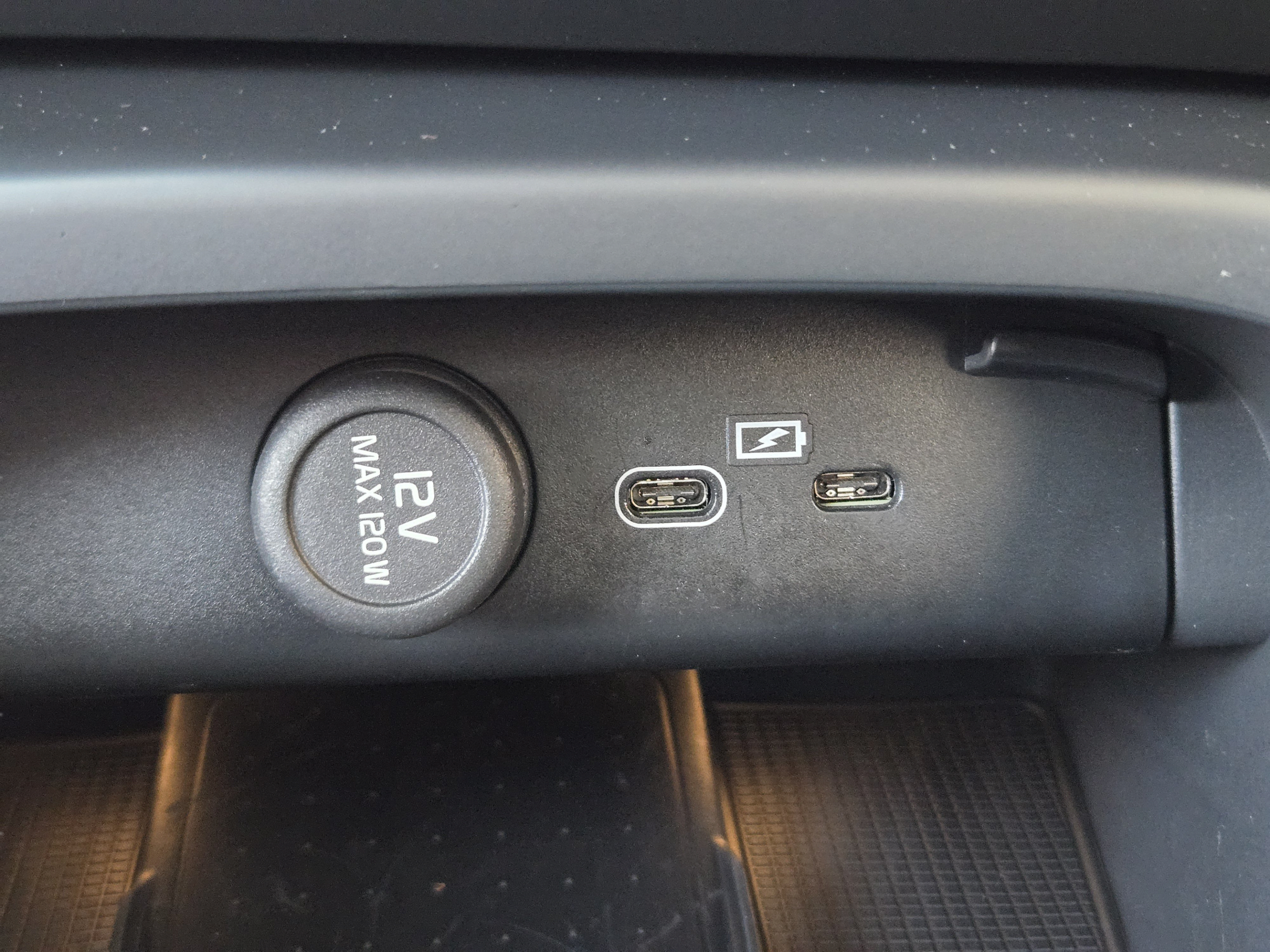 Certified 2023 Volvo C40 P8 Recharge Ultimate AWD/4WD image 16