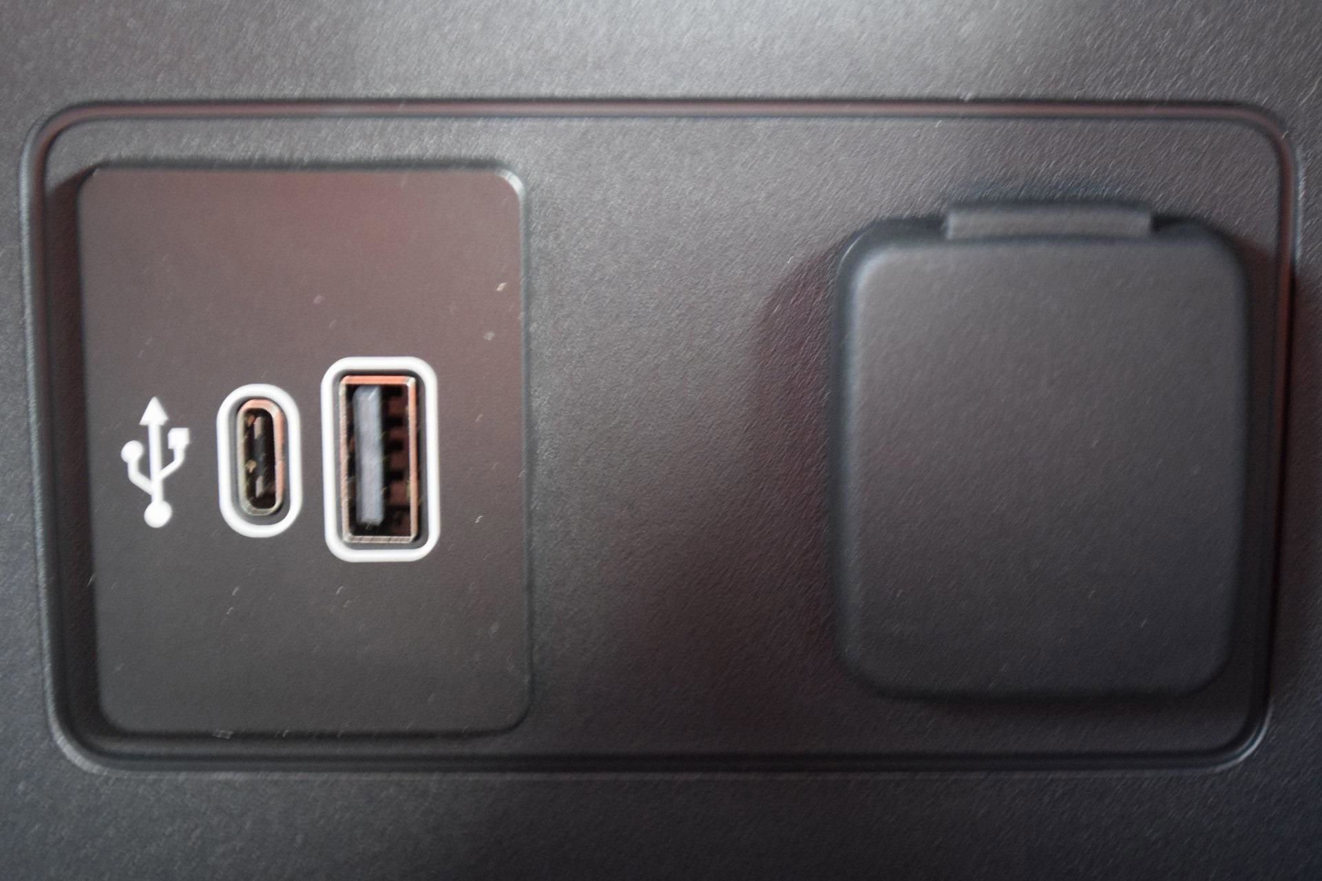 New 2026 Ford Explorer Active w/ Active Comfort Package image 16