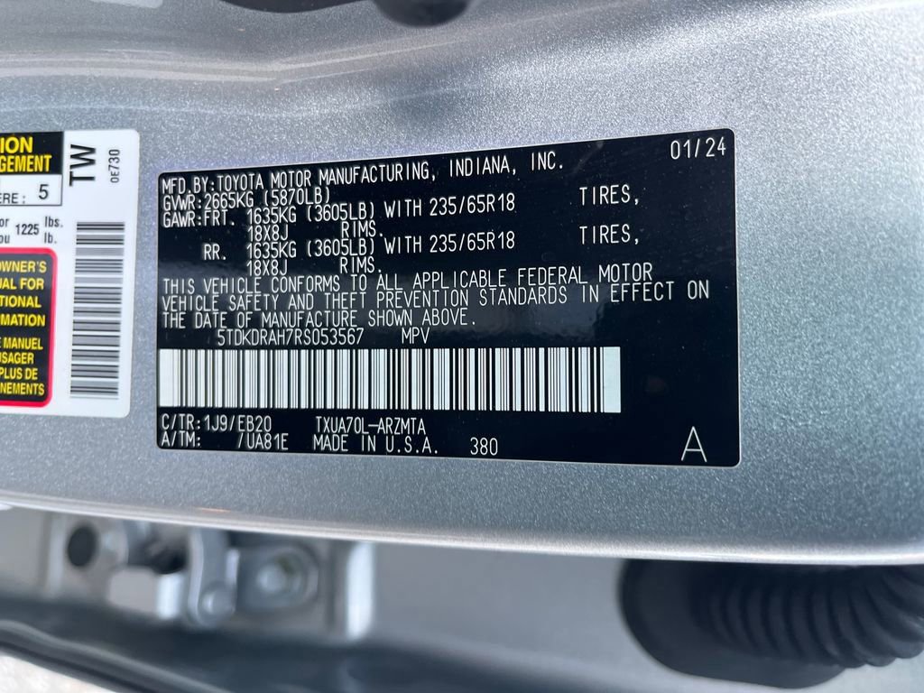 Certified 2024 Toyota Highlander XLE image 33