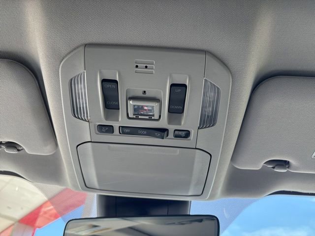Used 2021 Toyota Highlander XLE AWD/4WD image 21