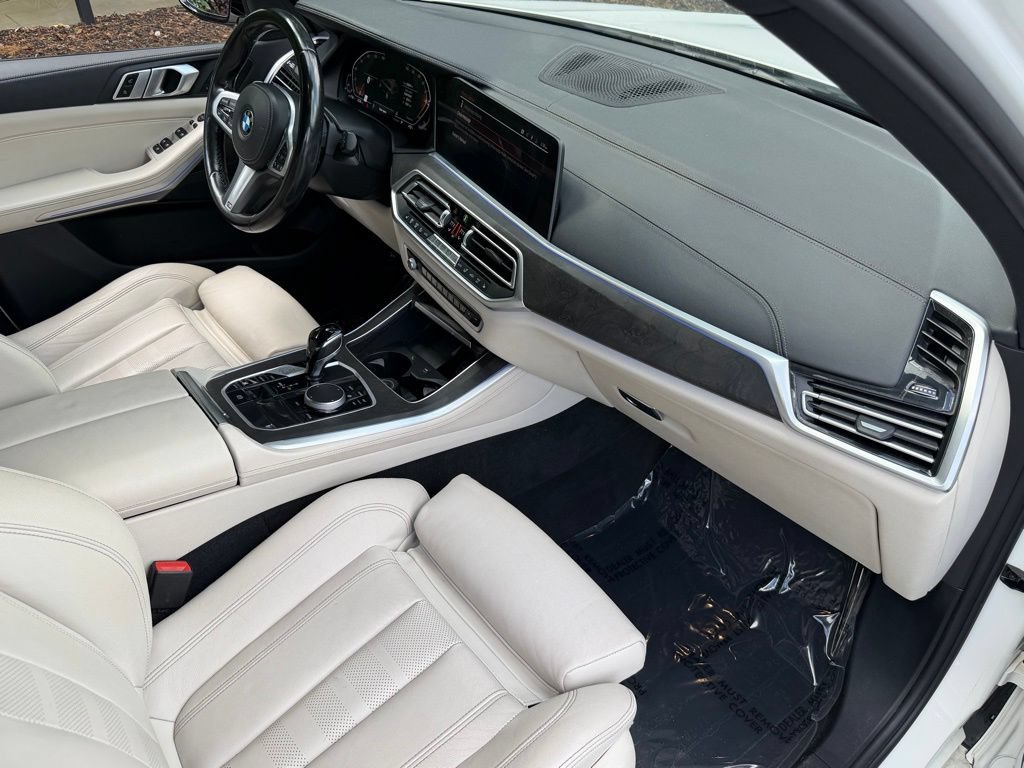Used 2022 BMW X5 xDrive40i w/ M Sport Package AWD/4WD image 33
