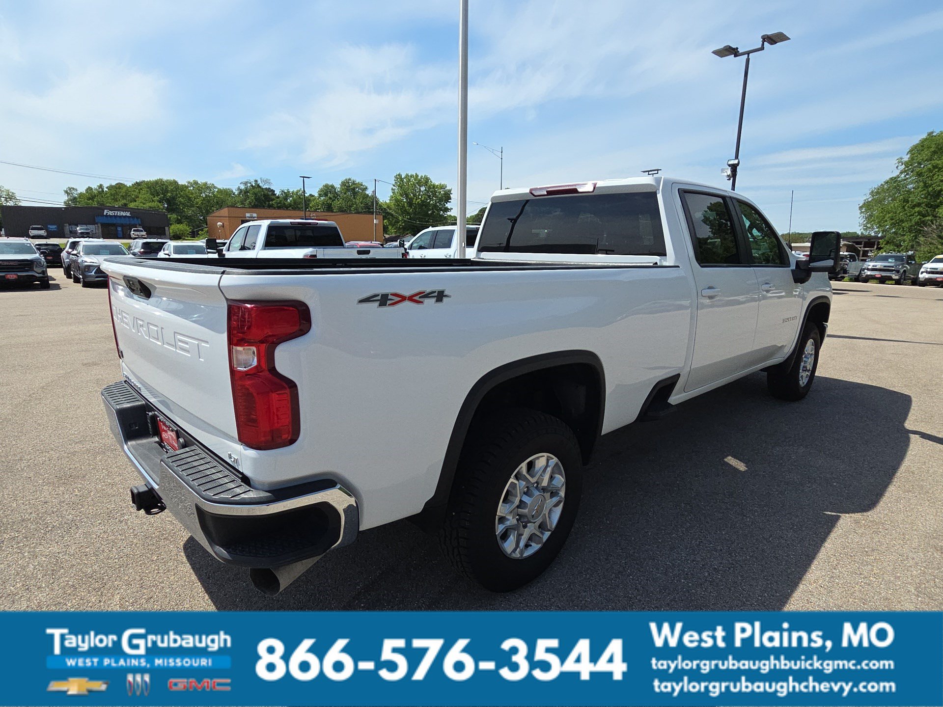Used 2024 Chevrolet Silverado 3500 LT AWD/4WD image 9