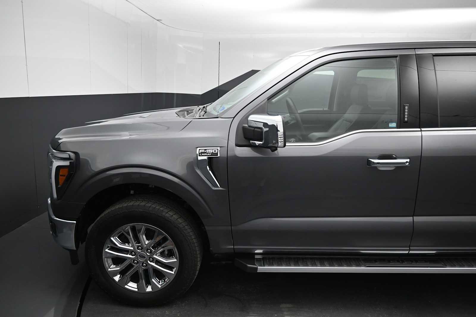 New 2026 Ford F150 Lariat w/ Equipment Group 501A Mid AWD/4WD image 18