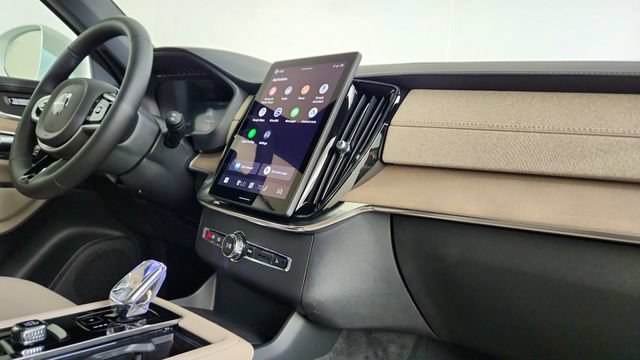 New 2026 Volvo XC90 T8 Plus w/ Protection Package AWD/4WD image 36