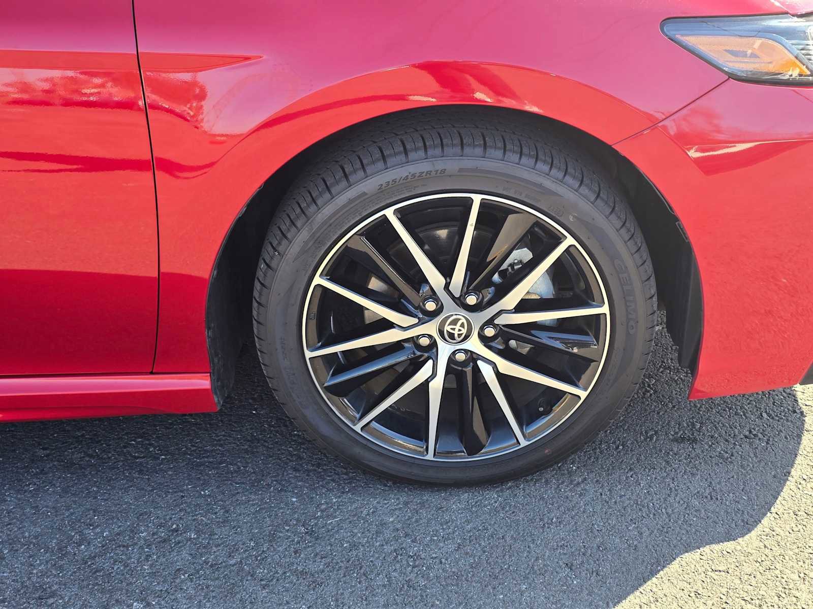 Used 2024 Toyota Camry SE image 9