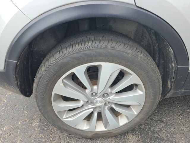 Used 2017 Buick Encore Essence FWD image 7