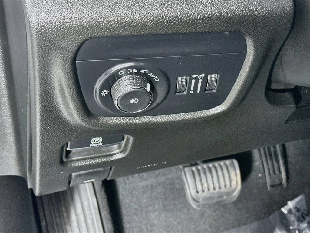 Certified 2024 Jeep Grand Cherokee Limited AWD/4WD image 18
