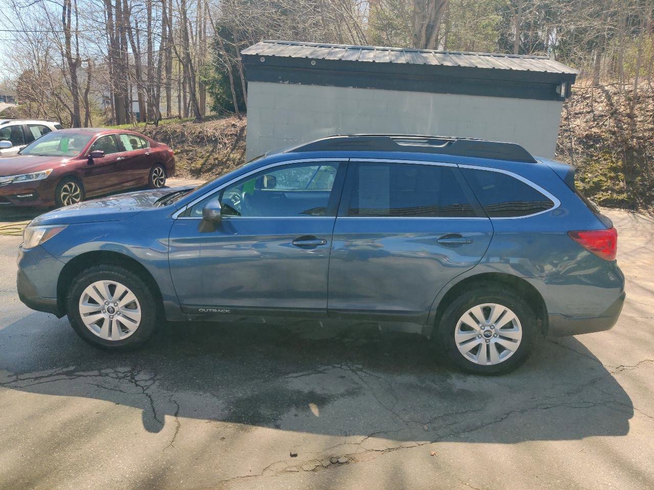 Used 2019 Subaru Outback 2.5i Premium AWD/4WD image 3