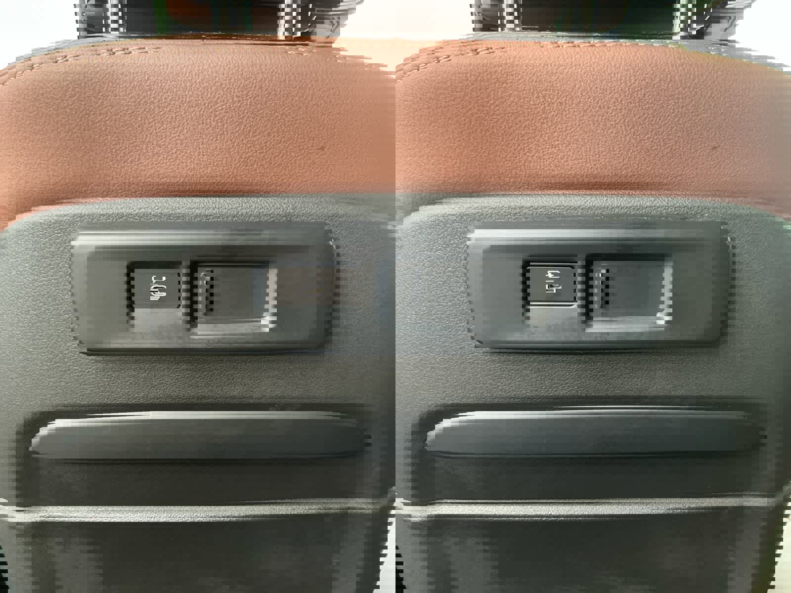 Used 2022 BMW X7 M50i image 27